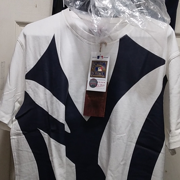Mitchell n Ness NY Yankees t shirt - Picture 2 of 4